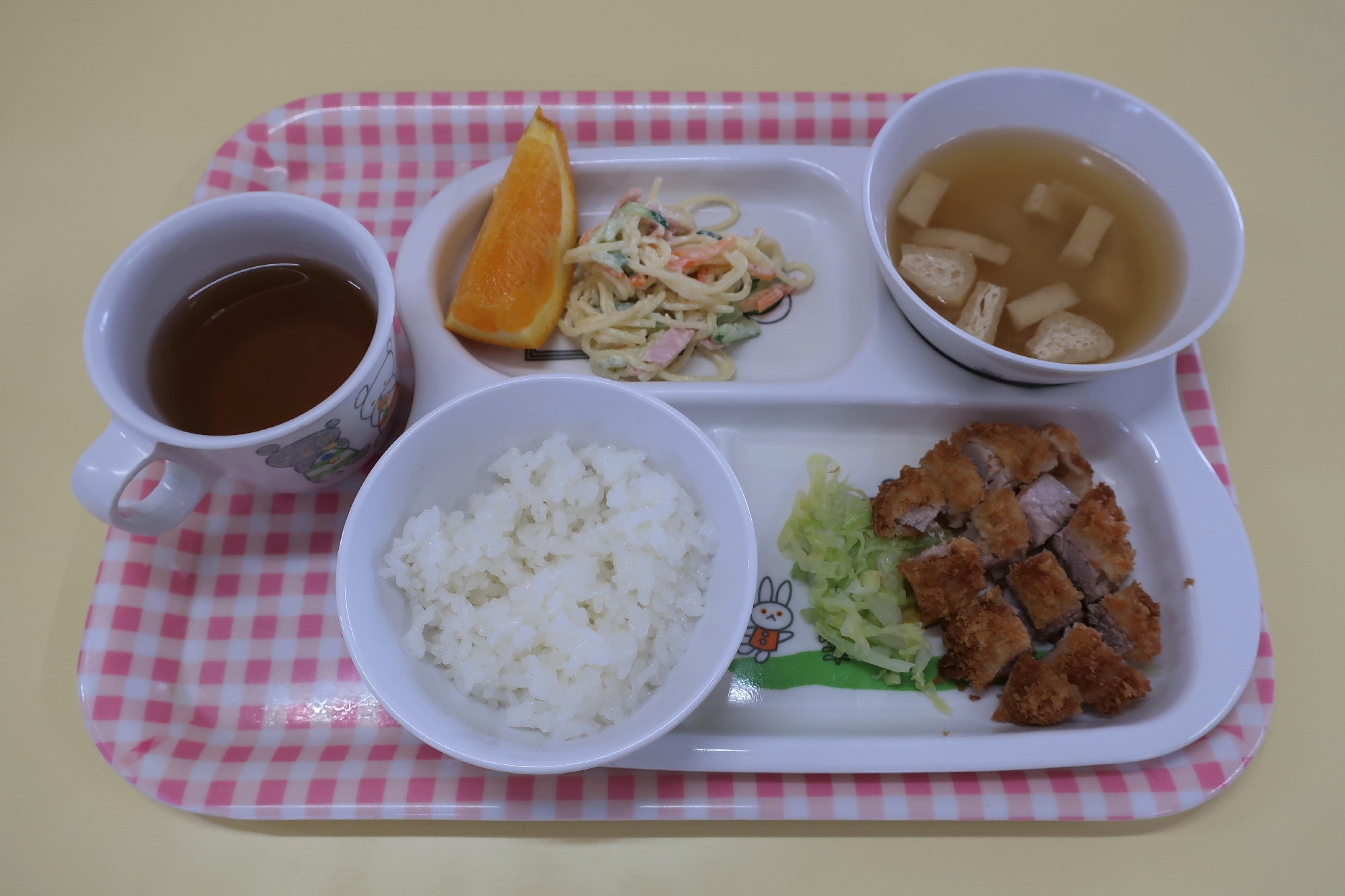 １２月２日(金)未満児の給食(ひよこ・いちご組)